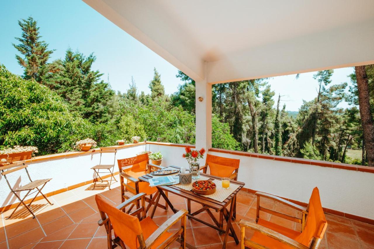 Beautiful Summerhouse In Sani'S Pine Forest Sani  Exterior foto
