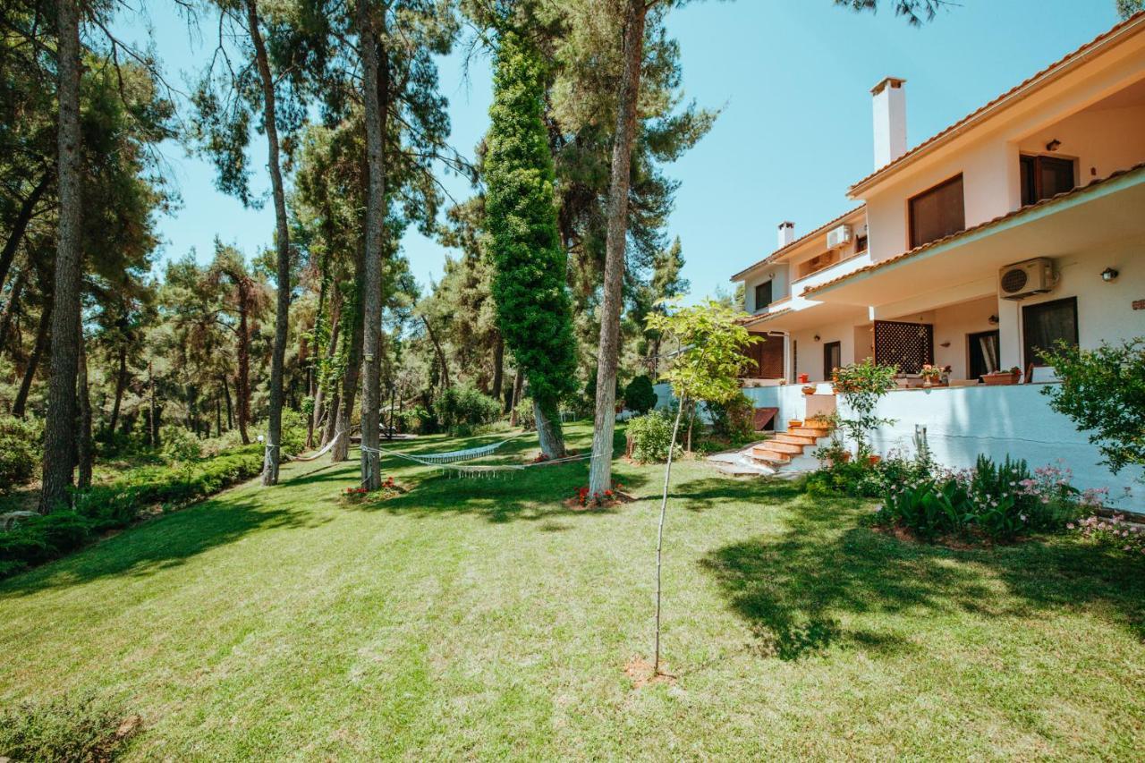 Beautiful Summerhouse In Sani'S Pine Forest Sani  Exterior foto